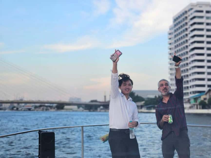 image n.29 of Bangkok: Chao Phraya Booze Cruise With Unlimited Drinks activity in Bangkok, uploaded by supplier