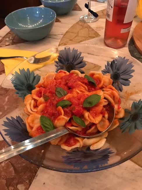 Immagine nº 7 di Corso di cucina a domicilio a Lecce: Orecchiette artigianali e vino da degustare attività a Lecce, caricata dal fornitore