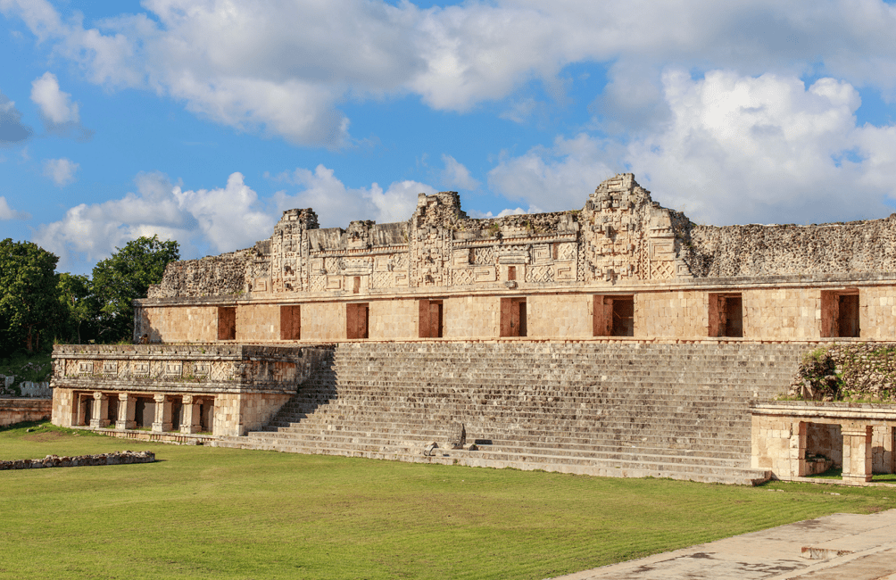 Image N°2 de Depuis Mérida : Visite des sites archéologiques d'Uxmal et de Kabah activité à Uxmal, publiée par le prestataire