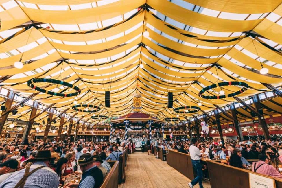 imagen n.º 6 de Múnich: Velada en la Gran Carpa de la Cerveza de la Oktoberfest con reserva de mesa incluida actividad en Múnich, subida por el proveedor