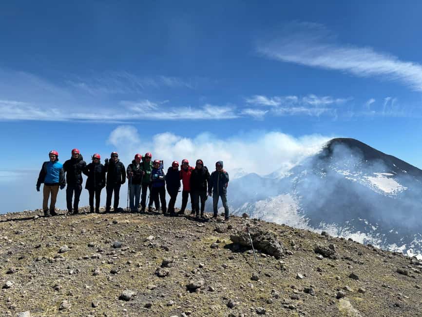 imagen n.º 11 de Excursión al Etna a 3000 mt. con teleférico y jeep 4x4 actividad en Catania, subida por el proveedor