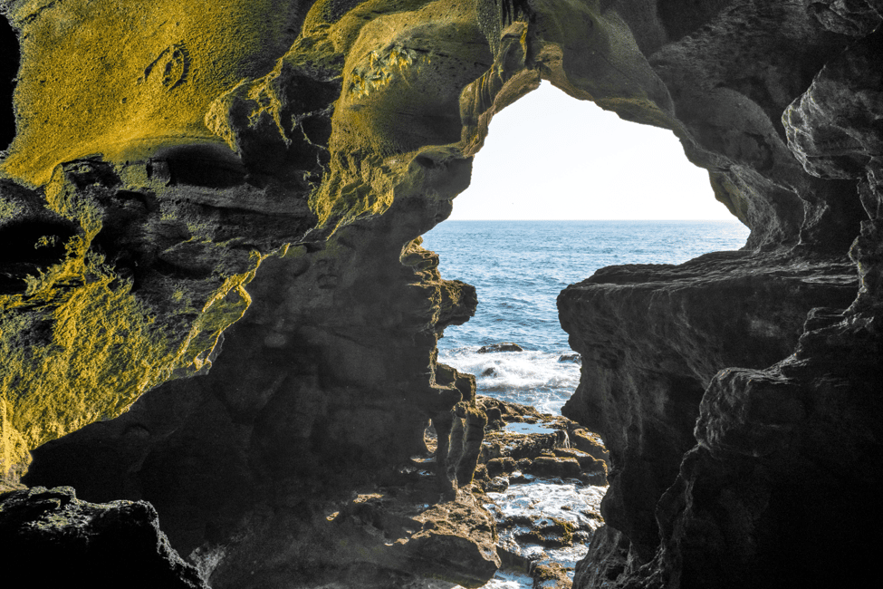 imagem n.3 de Explore Tânger: Aventura de Cap Spartel, caverna e passeio de camelo atividade em Tânger, carregada pelo fornecedor