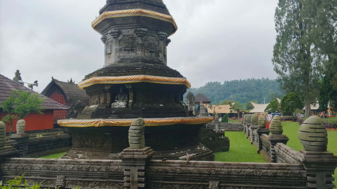 image n.14 of Ulun Danu Beratan Temple, Jatiluwih, Banyumala waterfall activity in Jatiluwih, uploaded by supplier