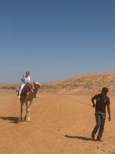 Immagine nº 8 di Muscat: giro in cammello al tramonto nel deserto di Bidiya con trasferimento attività a Regione al-Sharqiyya, caricata dal fornitore