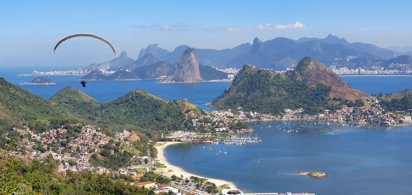 image n.2 of Niterói: Paragliding Experience with GoPro Photos and Video activity in Niteroi, uploaded by supplier