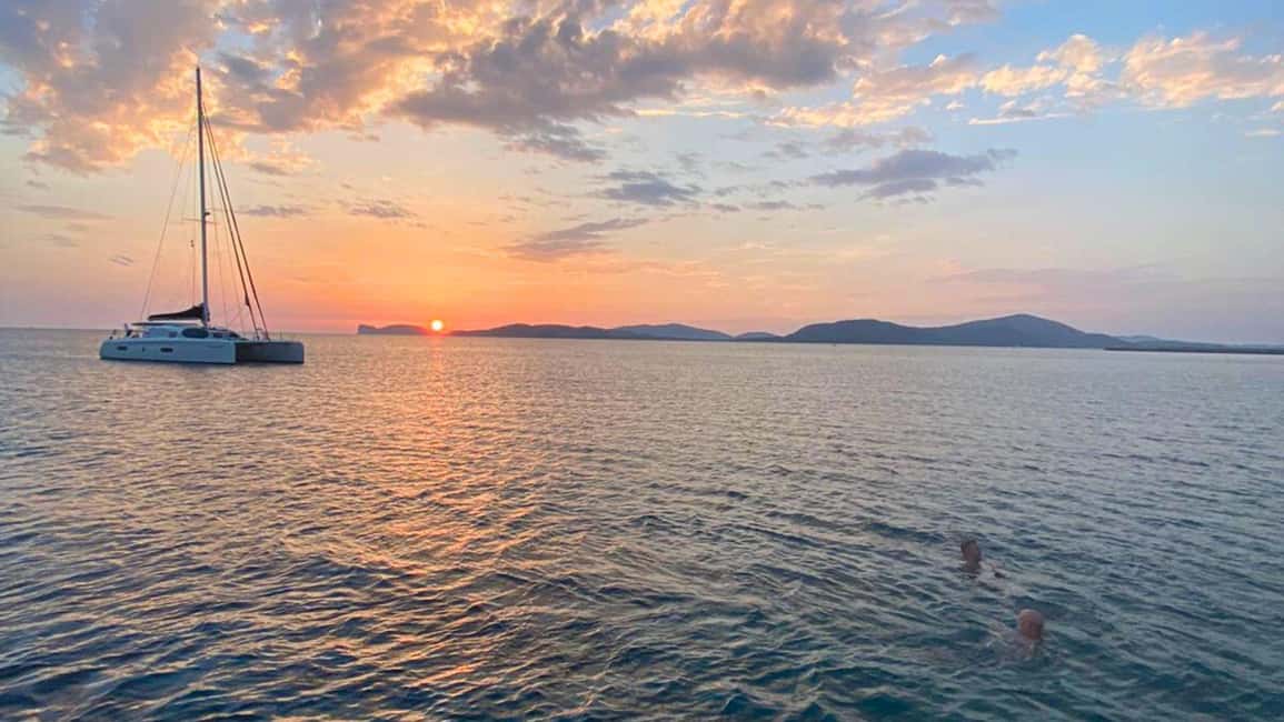 Immagine nº 5 di Da Alghero: tour in barca a vela al tramonto attività a Bosa, caricata dal fornitore