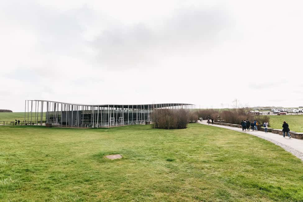 imagem n.7 de De Bristol: excursão de um dia às aldeias de Stonehenge e Cotswold atividade em Marlborough, carregada pelo fornecedor