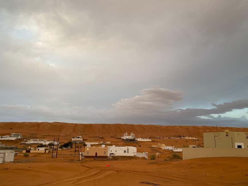 Immagine nº 3 di Da Muscat: Tramonto sulle sabbie di Wahiba con cena nel campo deserto attività a Regione al-Sharqiyya, caricata dal fornitore