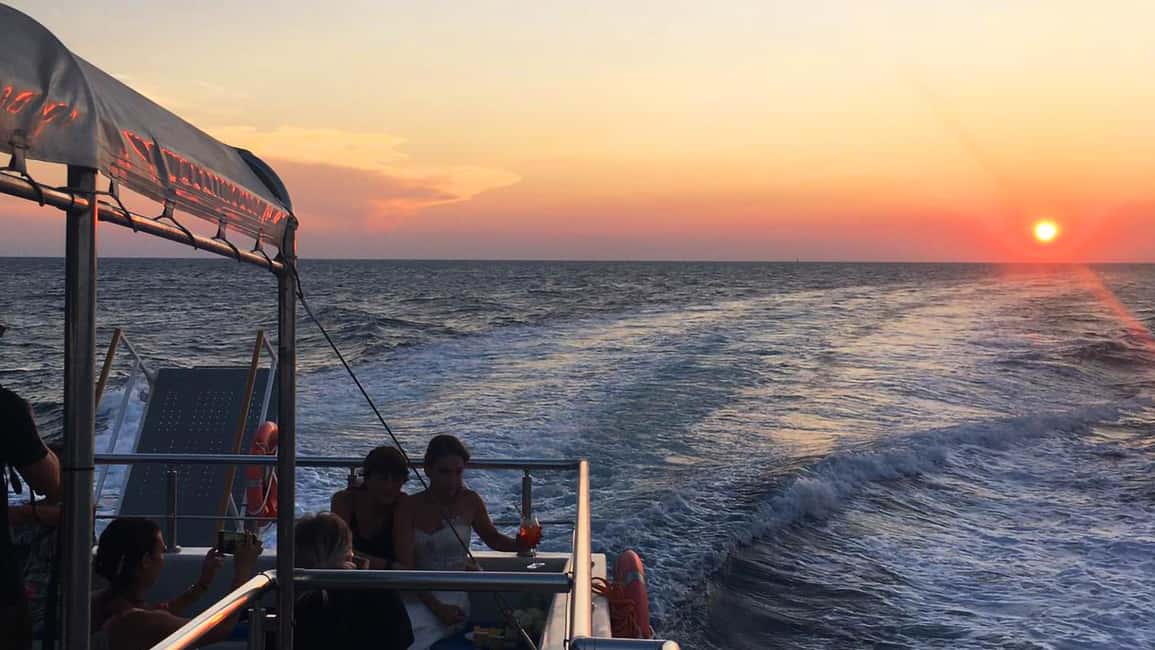 image n.7 of Cinque Terre: Sunset boat tour with aperitifs activity in Porto Venere, uploaded by supplier