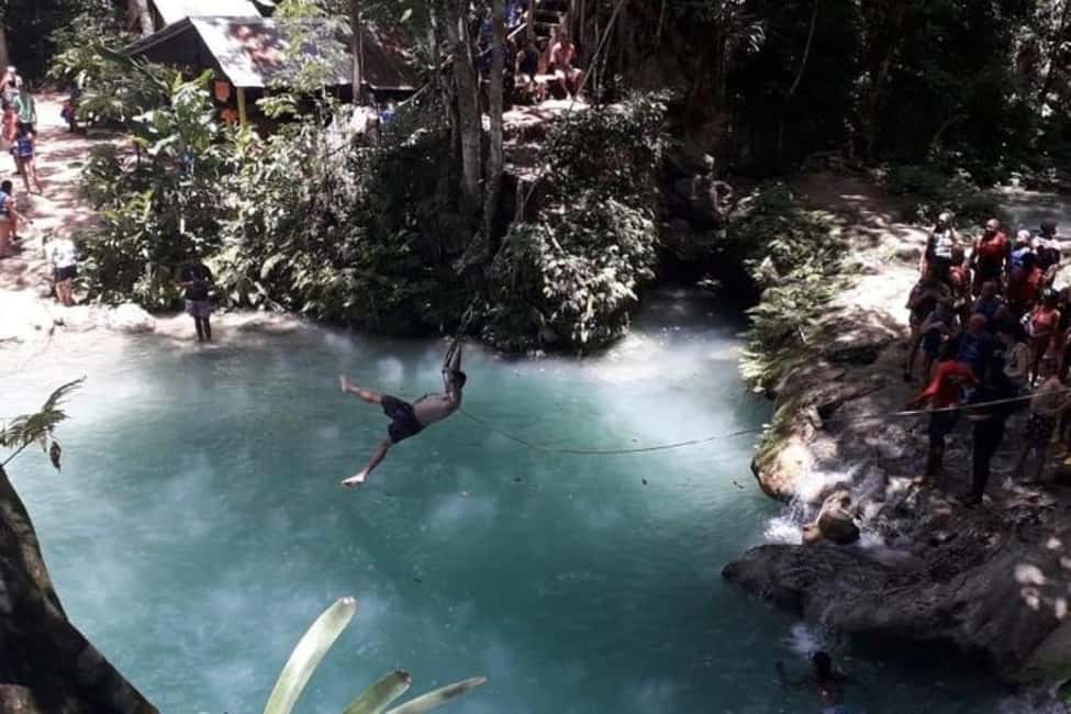 imagem n.3 de De Ocho Rios: Passeio pelo Blue Hole e Dunn's River Falls atividade em Ocho Rios, carregada pelo fornecedor