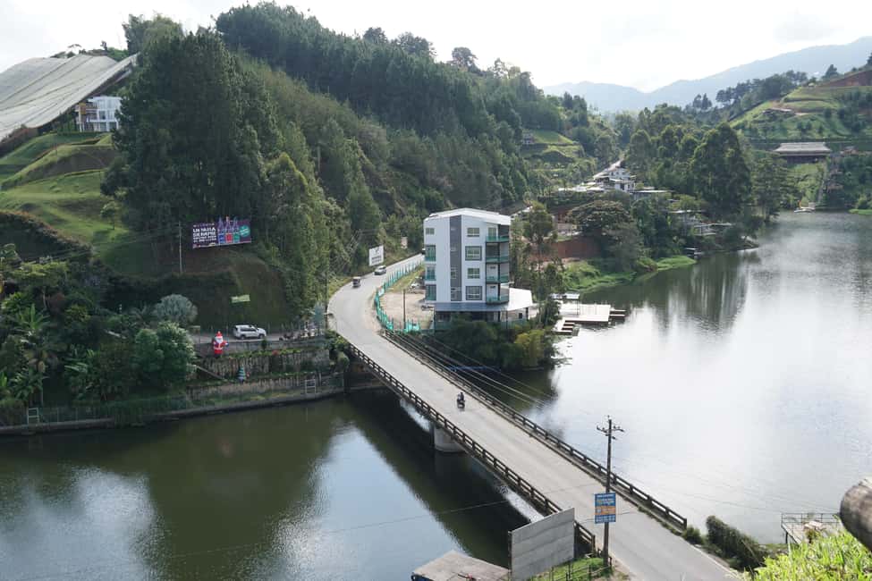 imagem n.41 de Medellín: Tour particular em Guatapé com helicóptero e passeio de barco atividade em Guatapé, carregada pelo fornecedor