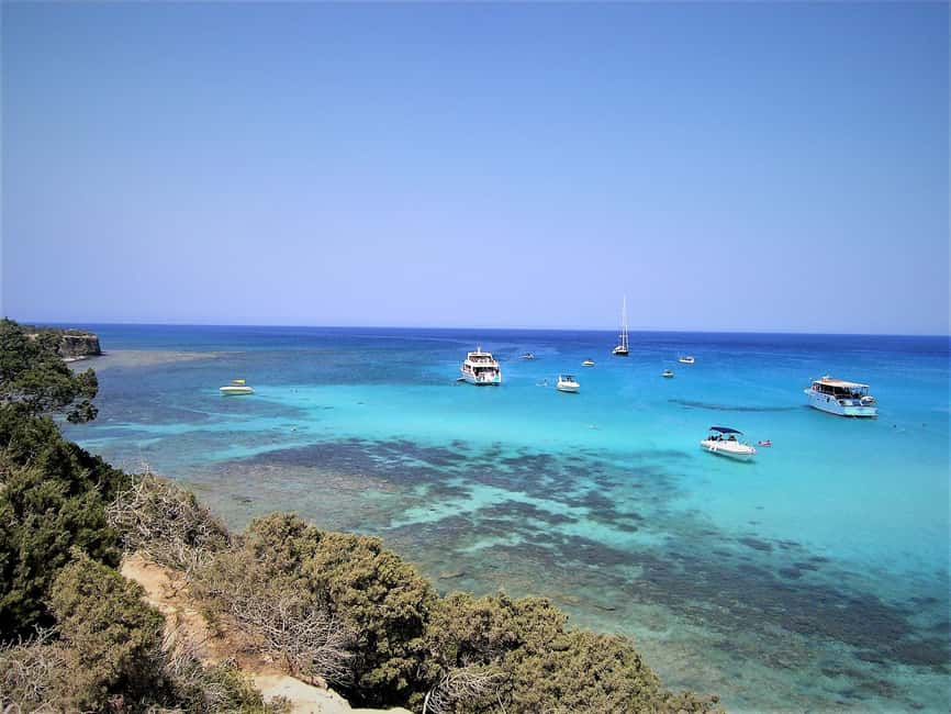 Image N°12 de Paphos : Land Rover Jeep Safari Coastal Tour et Blue Lagoon activité à District de Paphos, publiée par le prestataire