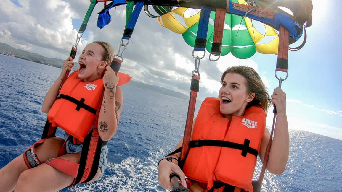 imagem n.2 de Montego Bay: Aventura de Jet Car e Parasailing atividade em Montego Bay, carregada pelo fornecedor