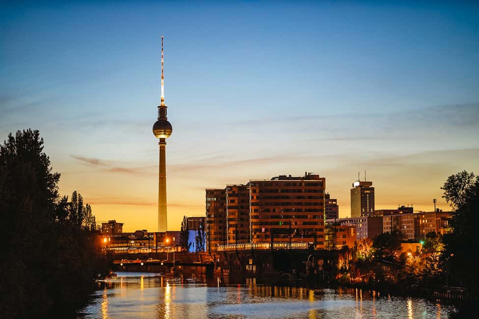 Bild Nr. 6 von Berlin: Abendliche Sightseeing-Bootsfahrt Aktivität in Berlin, hochgeladen vom Anbieter