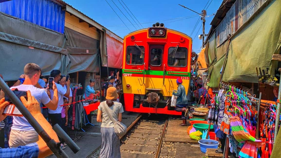imagen n.º 2 de Bangkok: Mercado del Tren y Mercado Flotante con paseo en barco actividad en Bangkok, subida por el proveedor