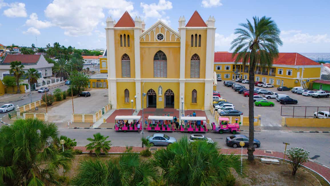 afbeelding n.3 van Curaçao: Trolley door de binnenstad activiteit in Willemstad, Curaçao, geüpload door aanbieder