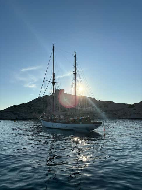 image n.7 of Marseille: Frioul Islands Sunset Cruise with Cocktail Dinner activity in Marseille, uploaded by supplier