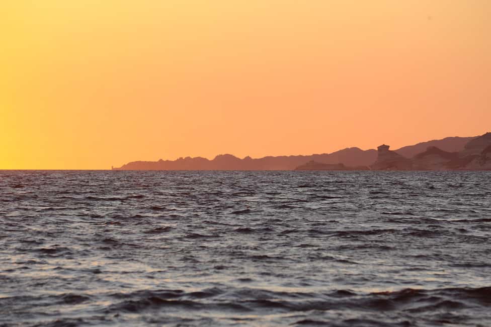Bild Nr. 5 von Katamaranfahrt zu den Lavezzi-Inseln bei Sonnenuntergang mit Schnorcheln Aktivität in Bonifacio, hochgeladen vom Anbieter