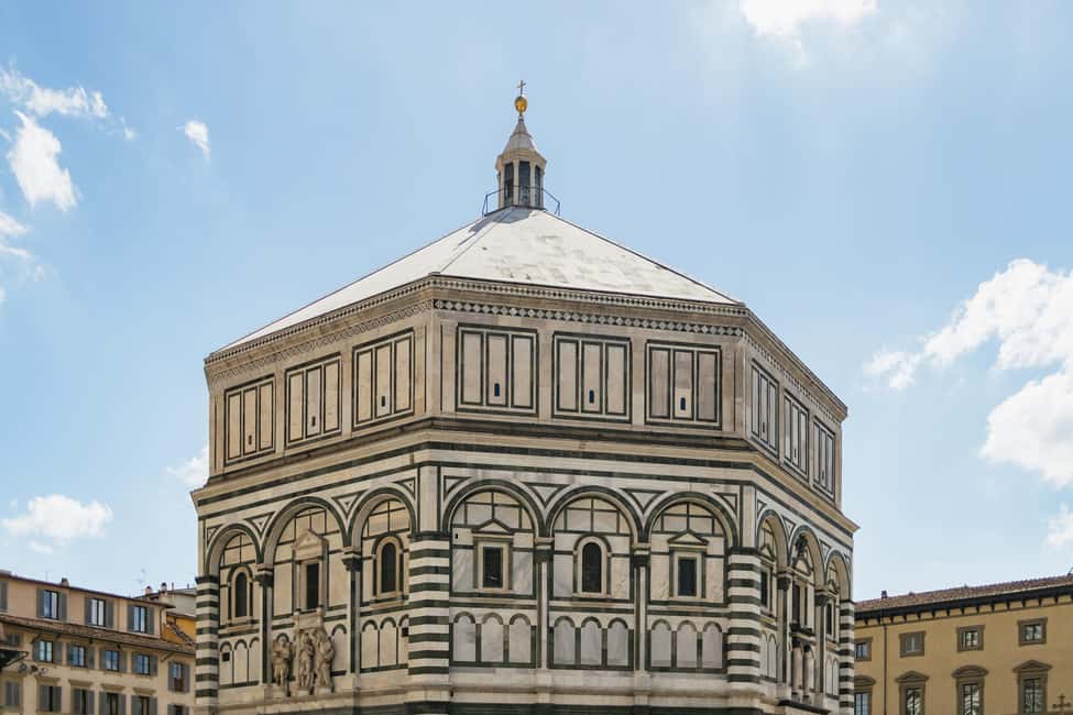 Image N°19 de Florence : La statue de David et le dôme de Brunelleschi en coupe-file activité à Florence, publiée par le prestataire