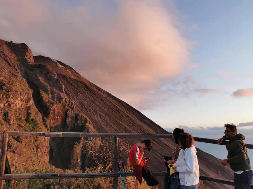billede nr.7 af aktiviteten Stromboli: Trekking i solnedgangen ved Sciara del Fuoco i Lipari by, uploadet af udbyder