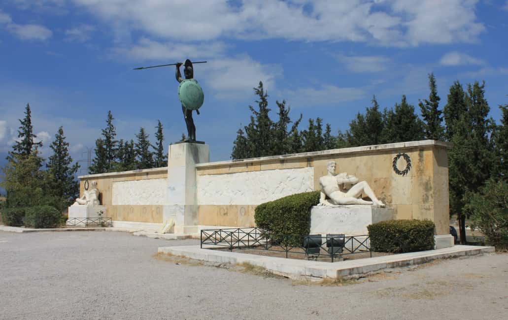 imagem n.11 de Atenas: Viagem de 1 dia a Delfos, Caverna de Córius e Campo de Batalha 300 atividade em Delfos, carregada pelo fornecedor