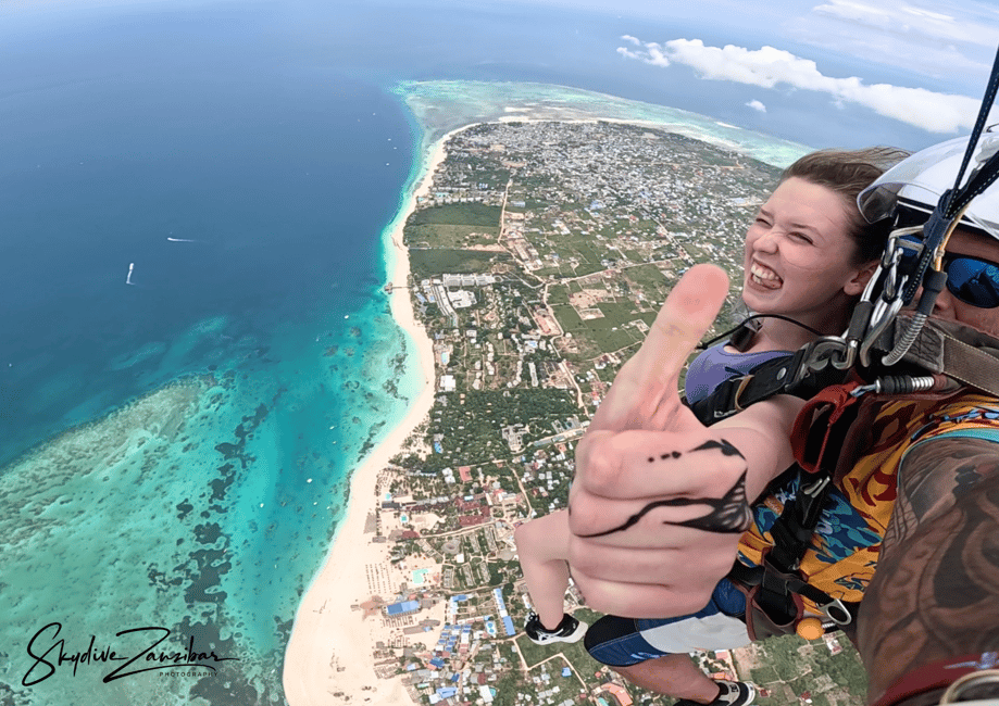 image n.5 of Kendwa: Tandem Skydive in Zanzibar activity in Kendwa, uploaded by supplier