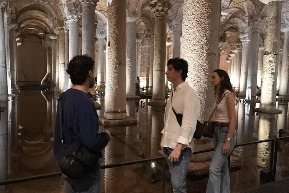 kuva n.14/Istanbul: Topkapin, Hagia Sofian ja basilika Cisternan kierros aktiviteetista Istanbul, jonka toimittaja on ladannut
