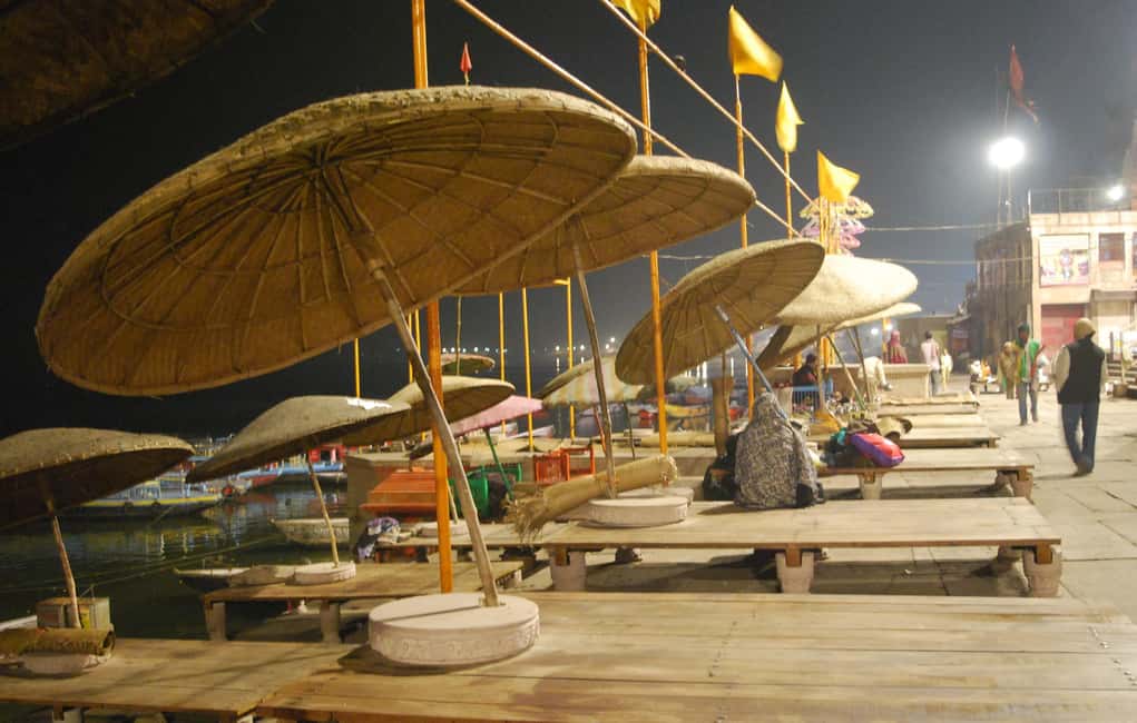 imagem n.24 de Passeio de um dia em Varanasi - Passeio de barco, caminhada, templo de ioga, luta livre atividade em Varanasi, carregada pelo fornecedor