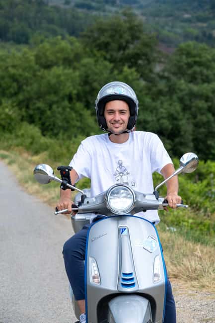 изображение номер 1 мероприятия 4-часовая экскурсия на электрической Vespa по Флоренции, знакомство с Фьезоле и его окрестностями в городе Флоренция, загруженное организатором
