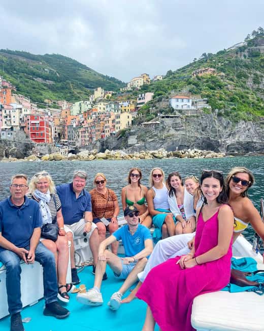 Immagine nº 11 di Tour giornaliero in barca alle Cinque Terre con tradizionale gozzo ligure attività a Vernazza, caricata dal fornitore