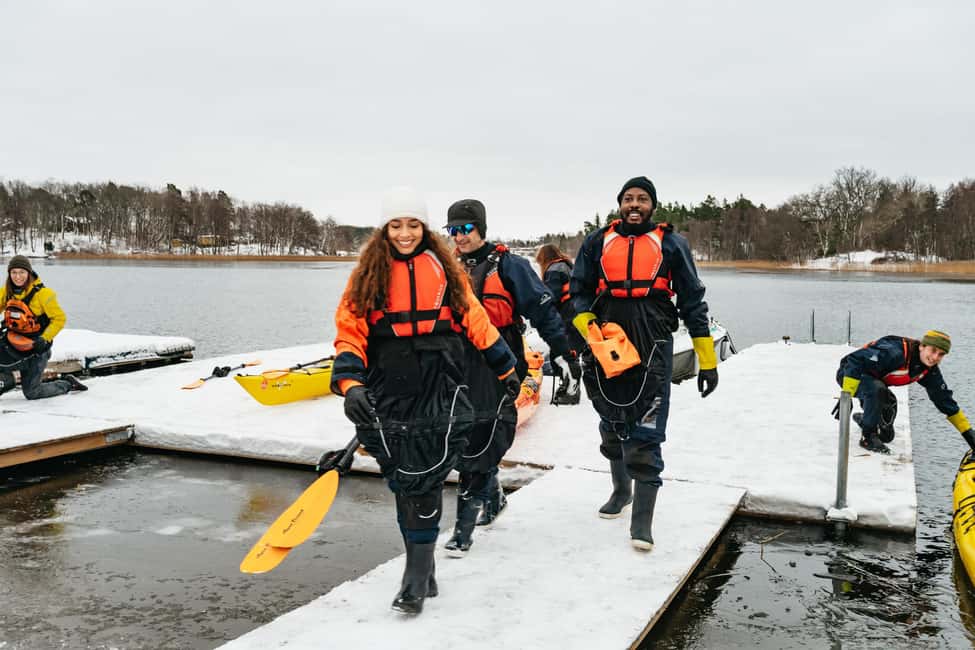 imagem n.12 de Estocolmo: Caiaque de inverno, Fika sueco e sauna quente atividade em Vaxholm, carregada pelo fornecedor
