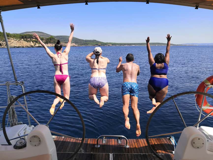 image n.9 of Alghero: Daily Sailing Experience with lunch onboard activity in Sardinia, uploaded by supplier