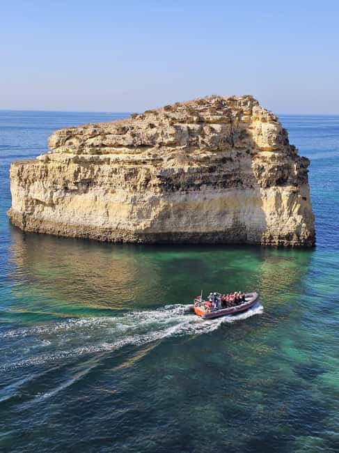 afbeelding n.10 van Albufeira: Dolfijnen spotten en boottocht naar de Benagil-grot activiteit in Benagil, geüpload door aanbieder