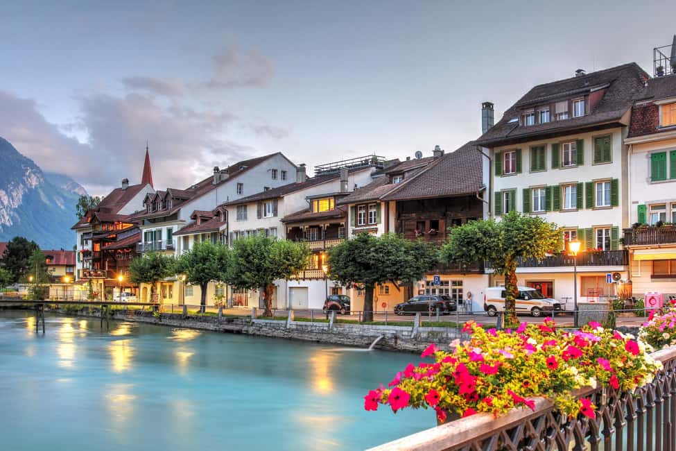 imagen n.º 12 de Viaje privado:Berna>Thun>Interlaken>Cuevas de San Beatus>Oberhofen actividad en Thun, subida por el proveedor