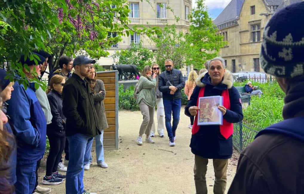 Image N°6 de Paris pour les novices - de Notre-Dame au Louvre activité à Paris, publiée par le prestataire