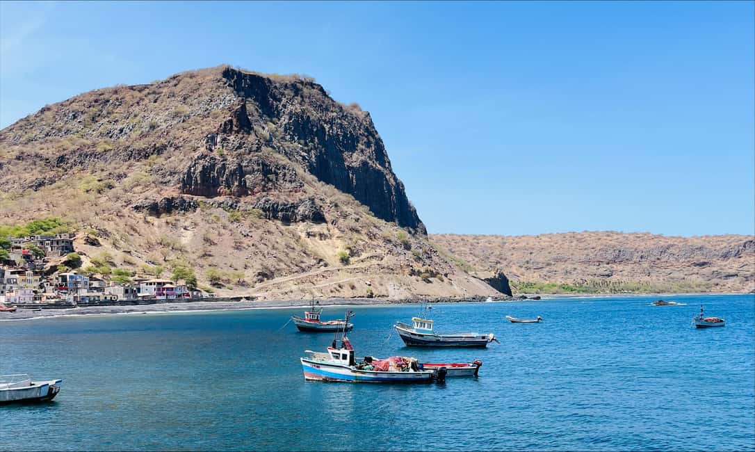 imagem n.19 de Passeio de barco para a caverna de Águas Belas + churrasco atividade em Assomada, carregada pelo fornecedor