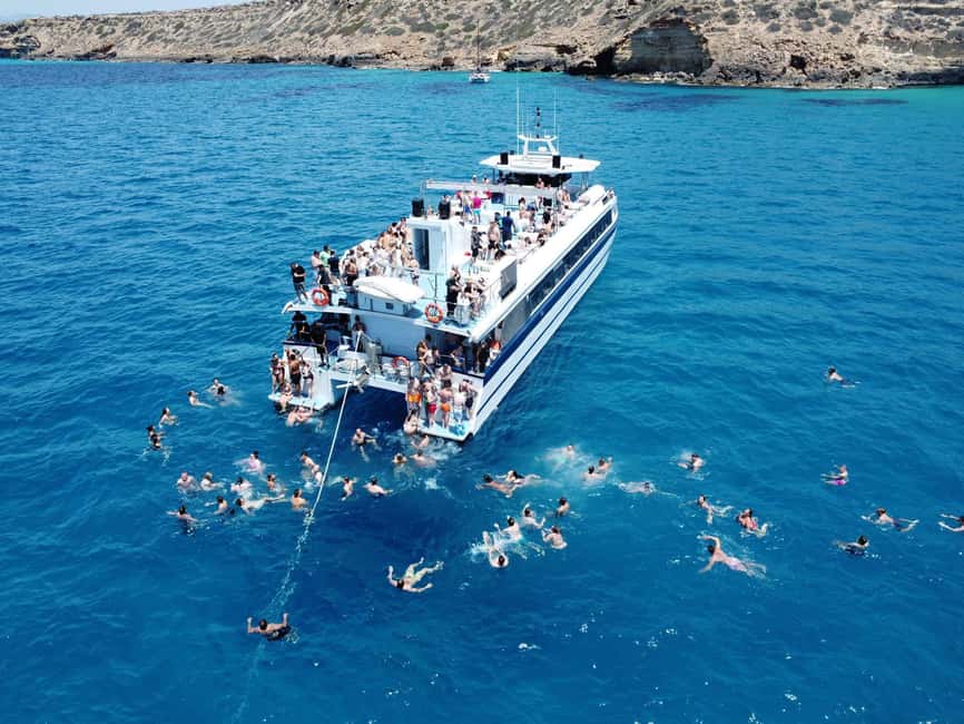 image n.9 of Mallorca: Boat Party with Live DJs, Lunch, & Nightclub Entry activity in Santa Ponsa, uploaded by supplier