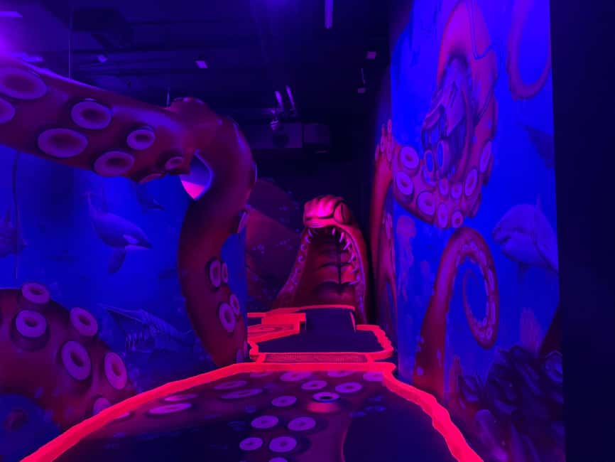 image n.7 of Magaluf ; Minigolf indoor activity in Magaluf, uploaded by supplier