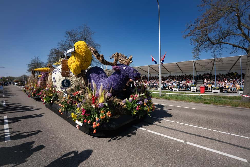 image n.4 of Amsterdam: Day Trip to Flower Parade & Keukenhof on April 18 activity in Lisse, uploaded by supplier