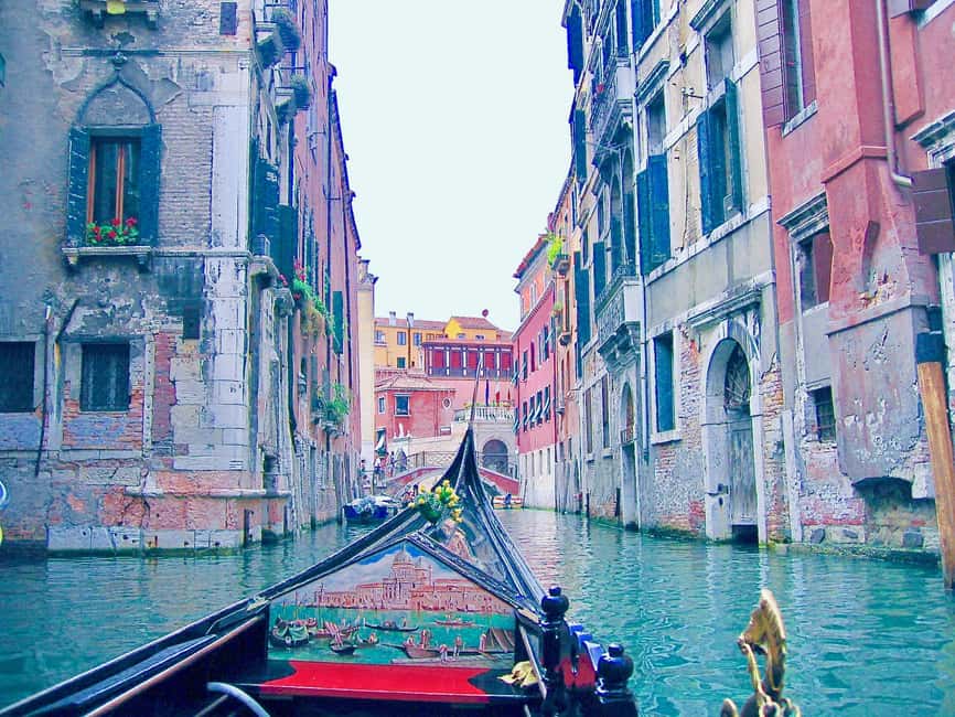 image n.13 of Venice: Romantic Gondola tour and Dinner for two activity in Venice, uploaded by supplier
