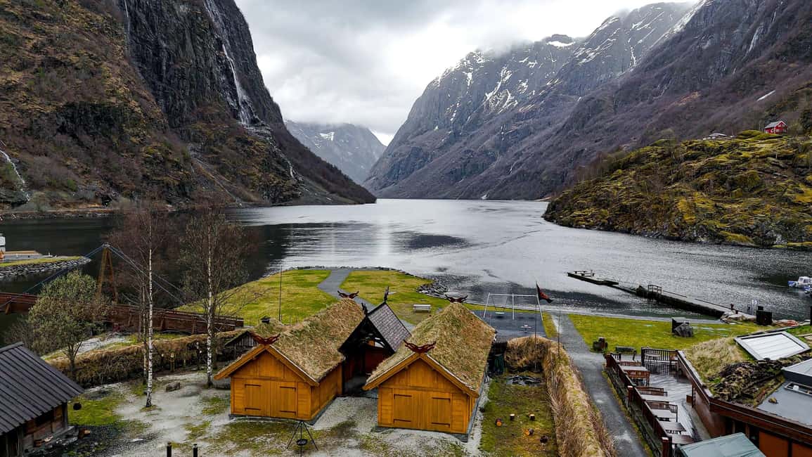 imagen n.º 5 de Bergen: Pueblo Vikingo, Crucero por el Nærøyfjorden y Ferrocarril de Flåm actividad en Flåm, subida por el proveedor