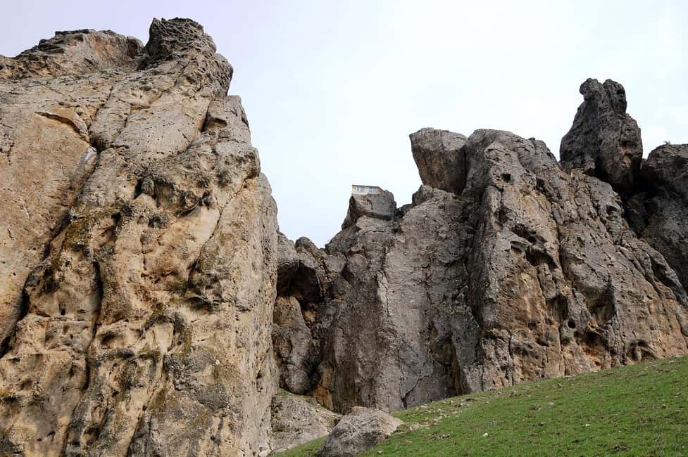 image n.7 of Baku: Candy Mountain, Pink Lake, Besh Barmag Dag and Mosque activity in Absheron, uploaded by supplier