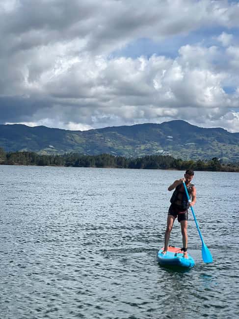 imagem n.12 de Medellín: Excursão a Guatapé com ingresso para a rocha Penol e passeio de barco atividade em Antioquia, carregada pelo fornecedor