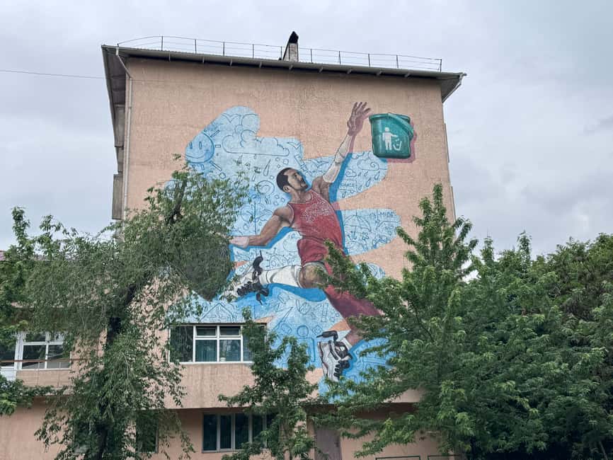 billede nr.6 af aktiviteten Bishkek Street Art og kirgisisk nomadehistorie (Walks & Talks) i Bishkek-regionen, uploadet af udbyder