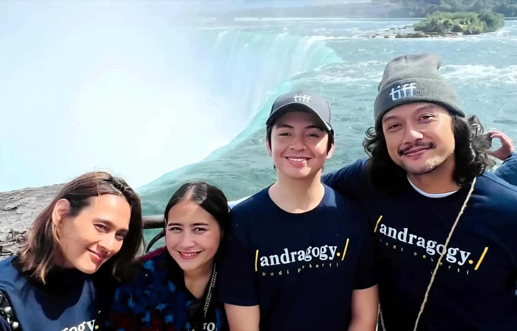 image n.11 of Toronto: Niagara Falls, Boat Ride & Journey Behind the Falls activity in Niagara Falls, Ontario, uploaded by supplier