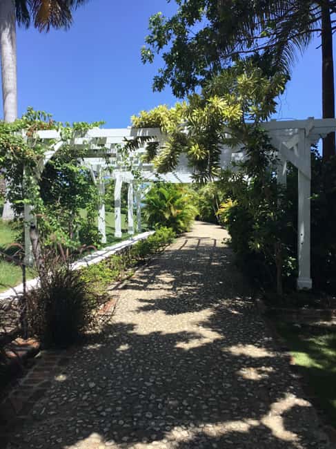 imagem n.3 de Montego Bay: Visita à Casa Grande de Rose Hall atividade em Montego Bay, carregada pelo fornecedor