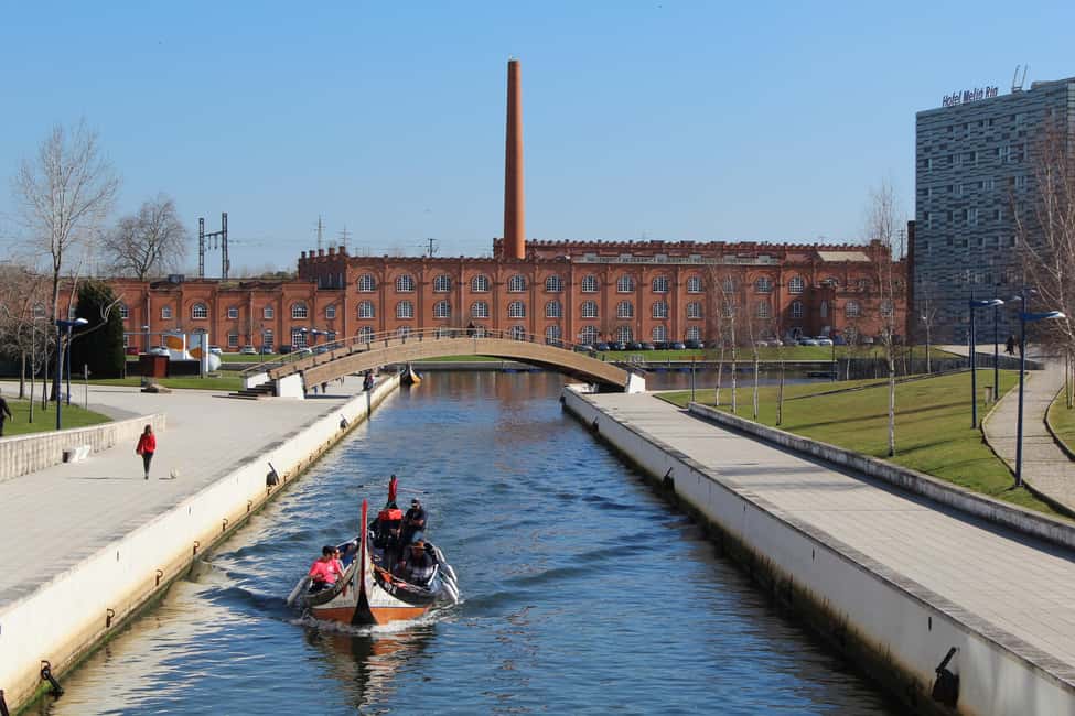 image n.6 of Aveiro: Private Walking Tour in the City and Moliceiro boat activity in Aveiro, uploaded by supplier