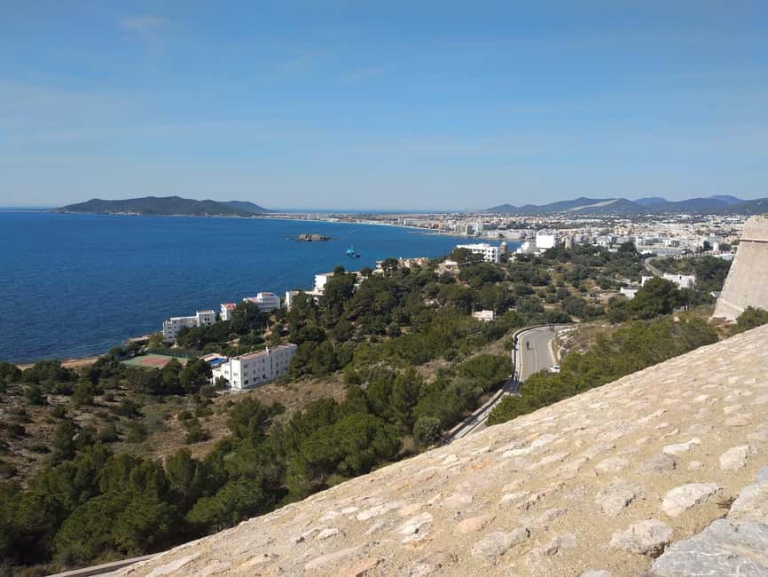 Image N°12 de TOUR DES INCONTOURNABLES D'IBIZA : Du patrimoine de l'Unesco aux plus belles plages activité à Ibiza (ville), publiée par le prestataire