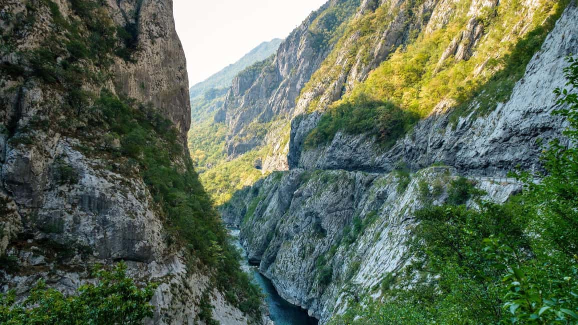 Bild Nr. 24 von Kotor: Tagestour und Bootsfahrt zum Skadar-See und Biograd Aktivität in Gusinje, hochgeladen vom Anbieter