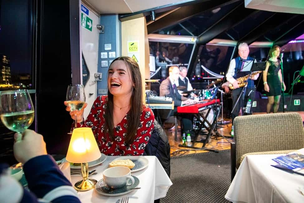 Image N°4 de Londres : Dîner-croisière sur la Tamise avec jazz en direct activité à Royaume-Uni, publiée par le prestataire